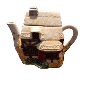 Vintage The Village Teapot Collectables Autumn Cottage by Annie Rowe 8 x6.5